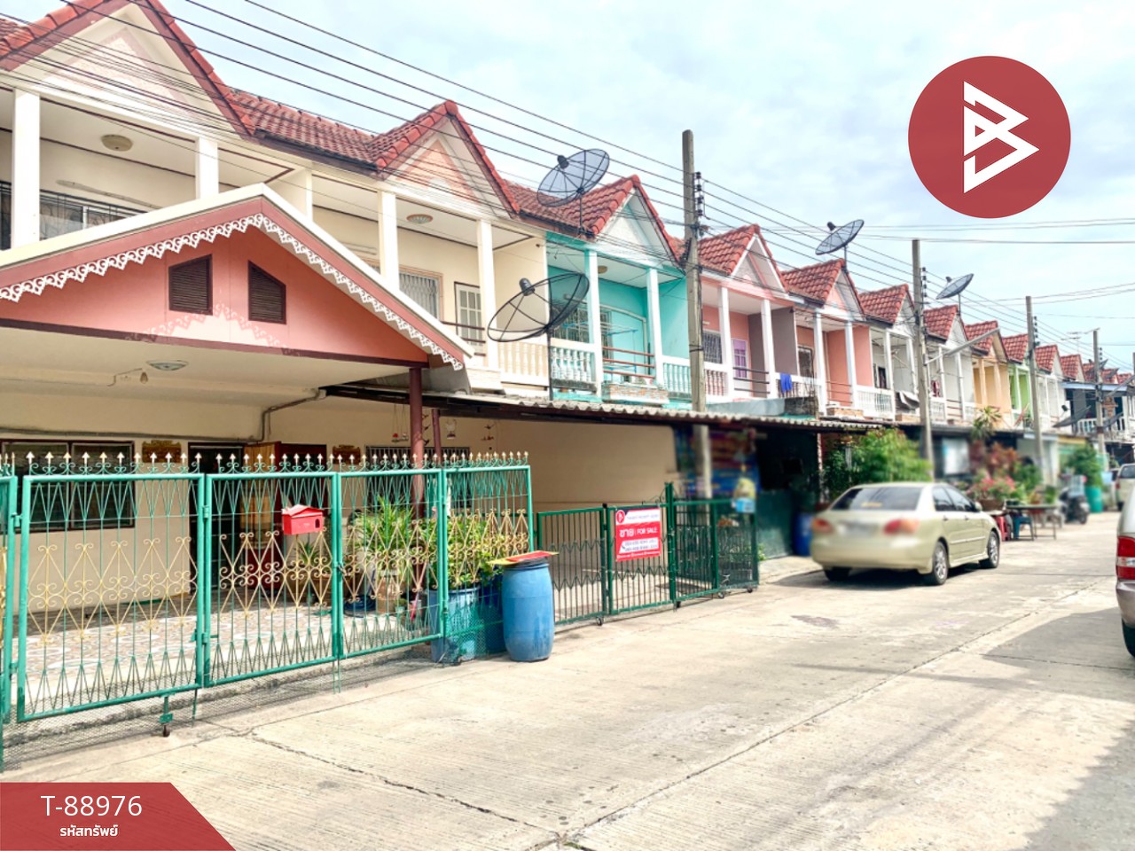 Townhouse for sale, Porjira Village, Tamru-Khlong Dan, Bang Pu, Samut Prakan