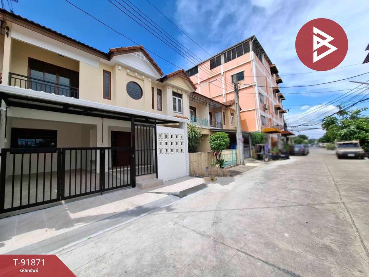 Townhouse for sale, Pisan Village, Tha Kham 28, Bang Khun Thian, Bangkok