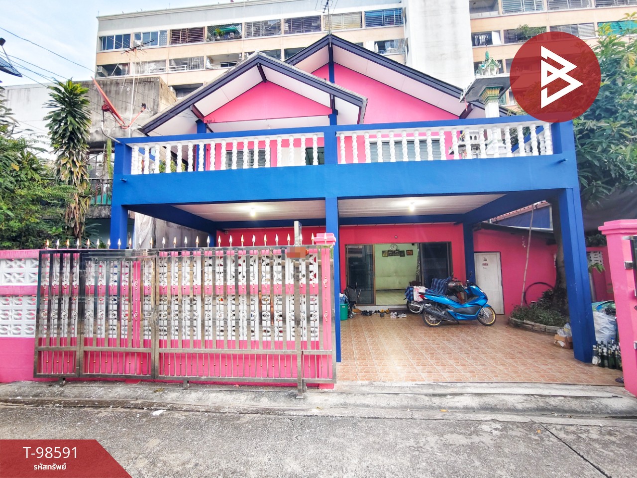 Single house for sale, area 50 square wah, Phra Khanong, Bangkok