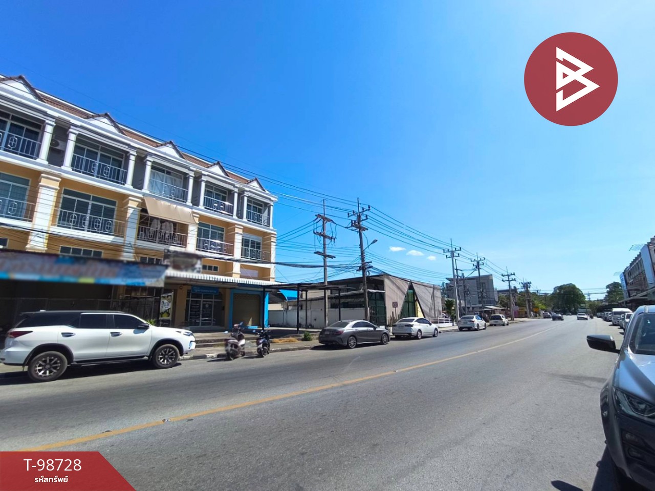 Commercial building for sale, 3 floors, area 24.6 square wah, Chanthanimit, Chanthaburi